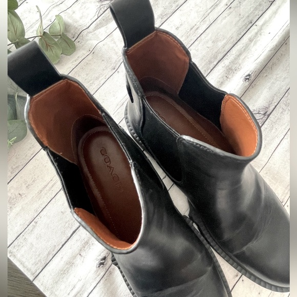 NWT COACH
Lyden Leather Chelsea Booties - Picture 9 of 12